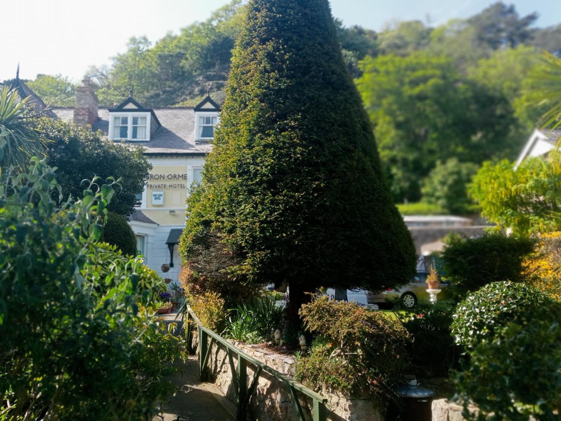 Bron Orme Private Hotel Лландидно Экстерьер фото