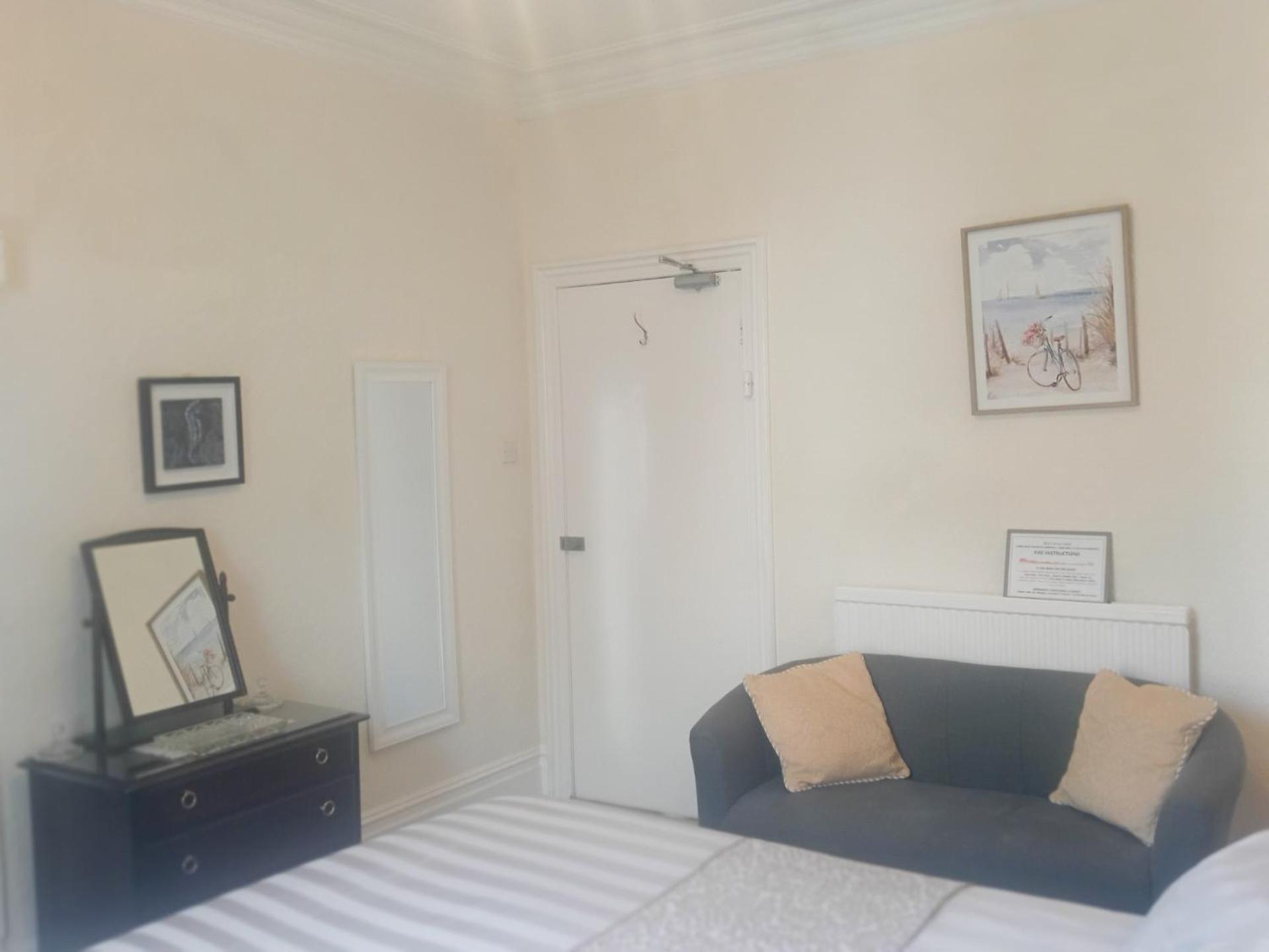 Bron Orme Private Hotel Лландидно Экстерьер фото