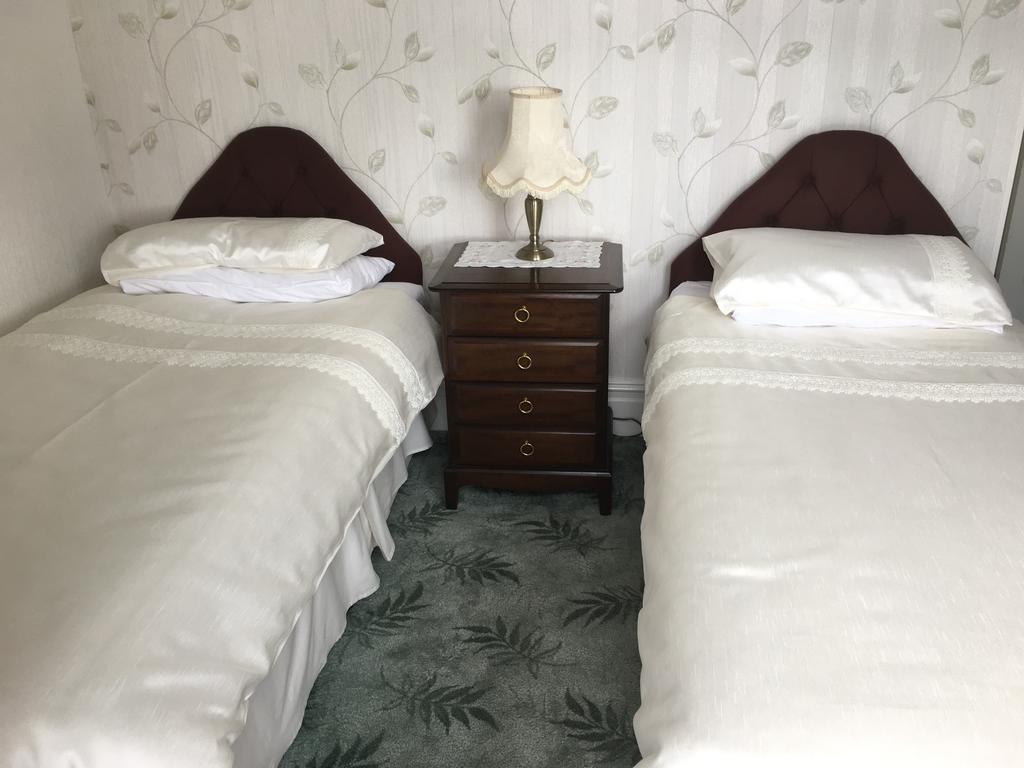 Bron Orme Private Hotel Лландидно Экстерьер фото
